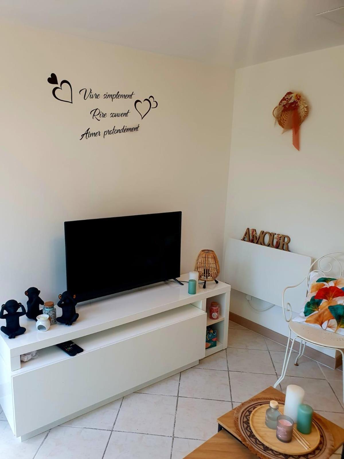 Location De Vacances T2 Non Loin D'Aix Et Marseille Pourrieres Dış mekan fotoğraf